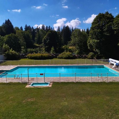 Studio Le Lacuzon Avec Piscine Et Tennis Exterieurs Ле Рус Екстериор снимка
