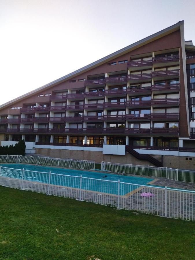 Studio Le Lacuzon Avec Piscine Et Tennis Exterieurs Ле Рус Екстериор снимка