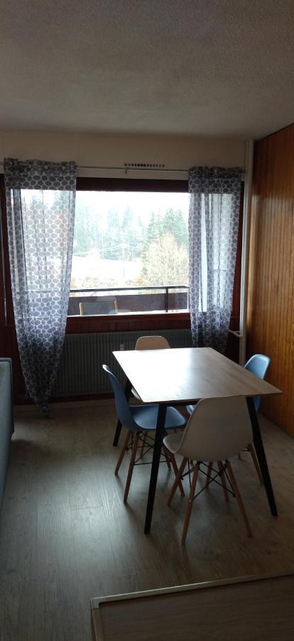 Studio Le Lacuzon Avec Piscine Et Tennis Exterieurs Ле Рус Екстериор снимка