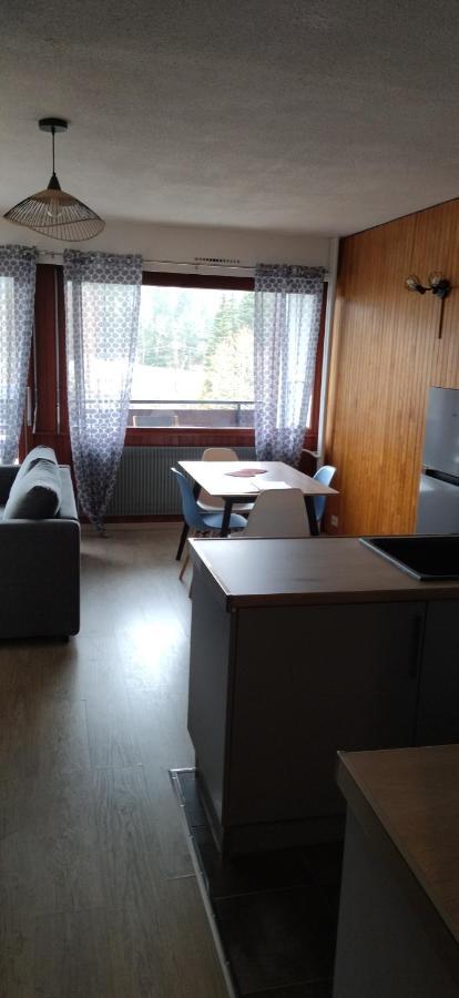 Studio Le Lacuzon Avec Piscine Et Tennis Exterieurs Ле Рус Екстериор снимка